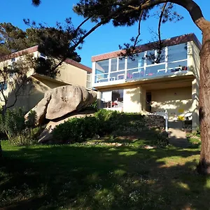 Granit Rose - Partagé Pour Tous En - Vue Sur Auberge de jeunesse